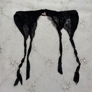 Vintage Black Lace & Silk Garter Belt – Size M/L – 100% Silk